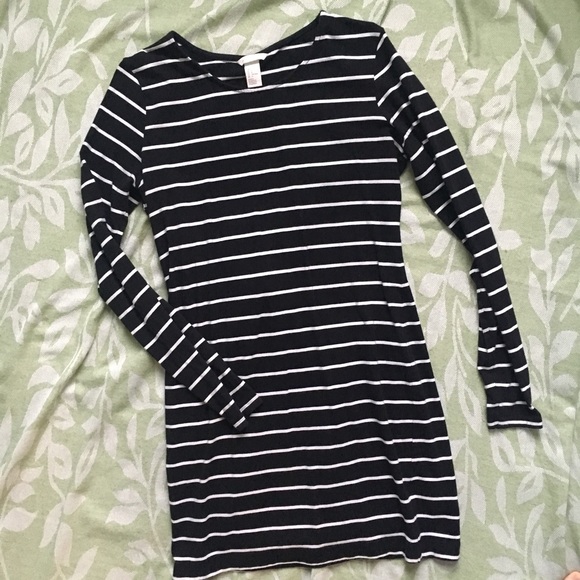 H&M Dresses & Skirts - H&M striped dress